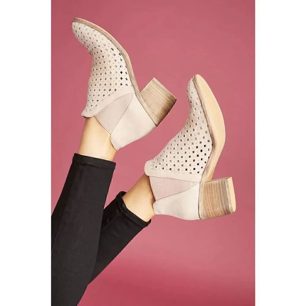 ANTHROPOLOGIE SILENT D SUEDE BOOTIES SIZE 9.5